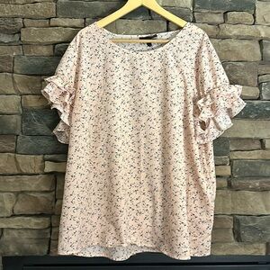 NWOT Lane Bryant Blouse with Ruffle Sleeves. Light Pink with Navy print. Size 22
